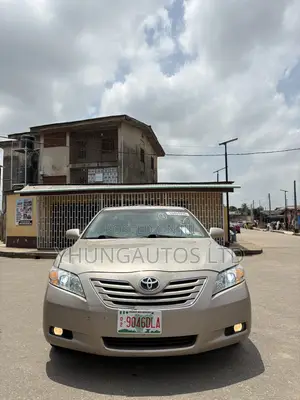 Toyota Camry XLE V6 4dr Sedan (3.5L 6cyl 6AM) 2008 Gold