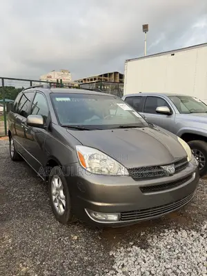 Toyota Sienna XLE 2005 Gray