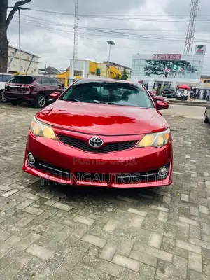 Toyota Camry SE 4dr Sedan (2.5L 4cyl 6A) 2013 Red