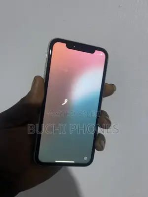Apple iPhone XR 64 GB White