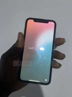 Apple iPhone XR 64 GB White