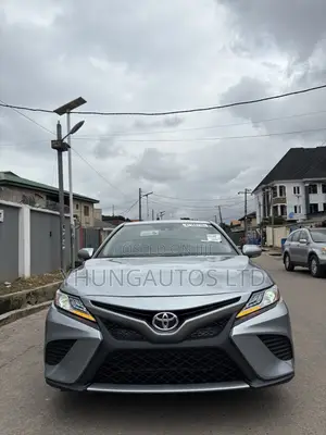 Toyota Camry XSE (2.5L 4cyl 8A) 2019 Silver
