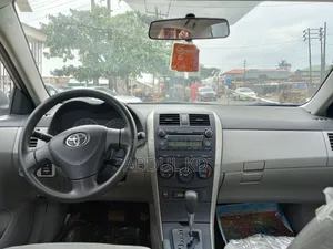 Toyota Corolla 2012 Silver