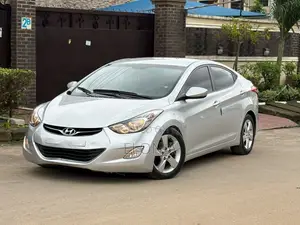 Hyundai Avante 2012 Silver