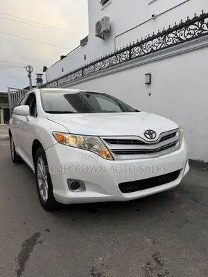 Toyota Venza LE 2011 White