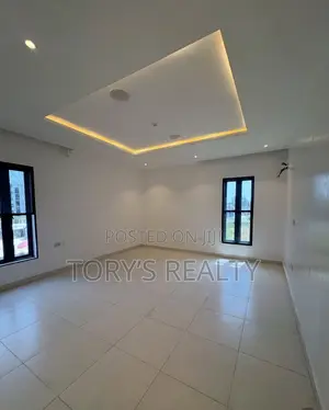 19bdrm Apartment in Ikate for sale