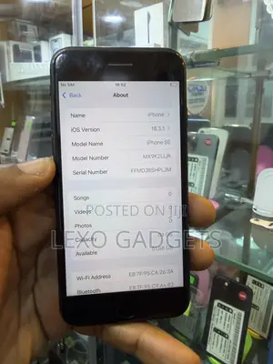 Apple iPhone SE (2020) 64 GB Black