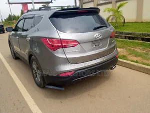 Hyundai Santa Fe 2016 Gold