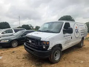 Ford E-250 Van 2005 White