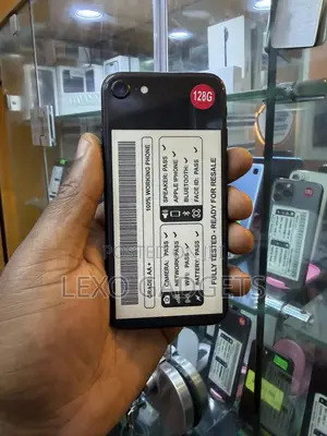 Apple iPhone SE (2020) 128 GB Black