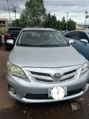 Toyota Corolla 2012 Silver