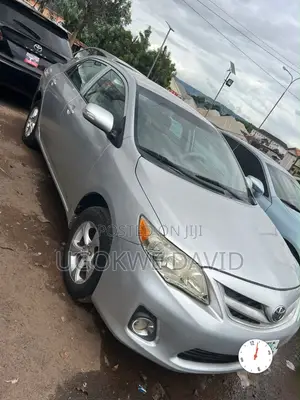 Toyota Corolla 2012 Silver