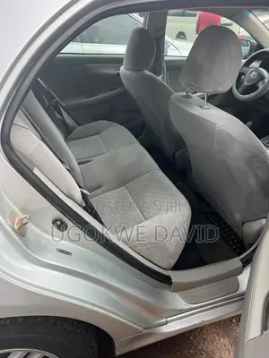 Toyota Corolla 2012 Silver