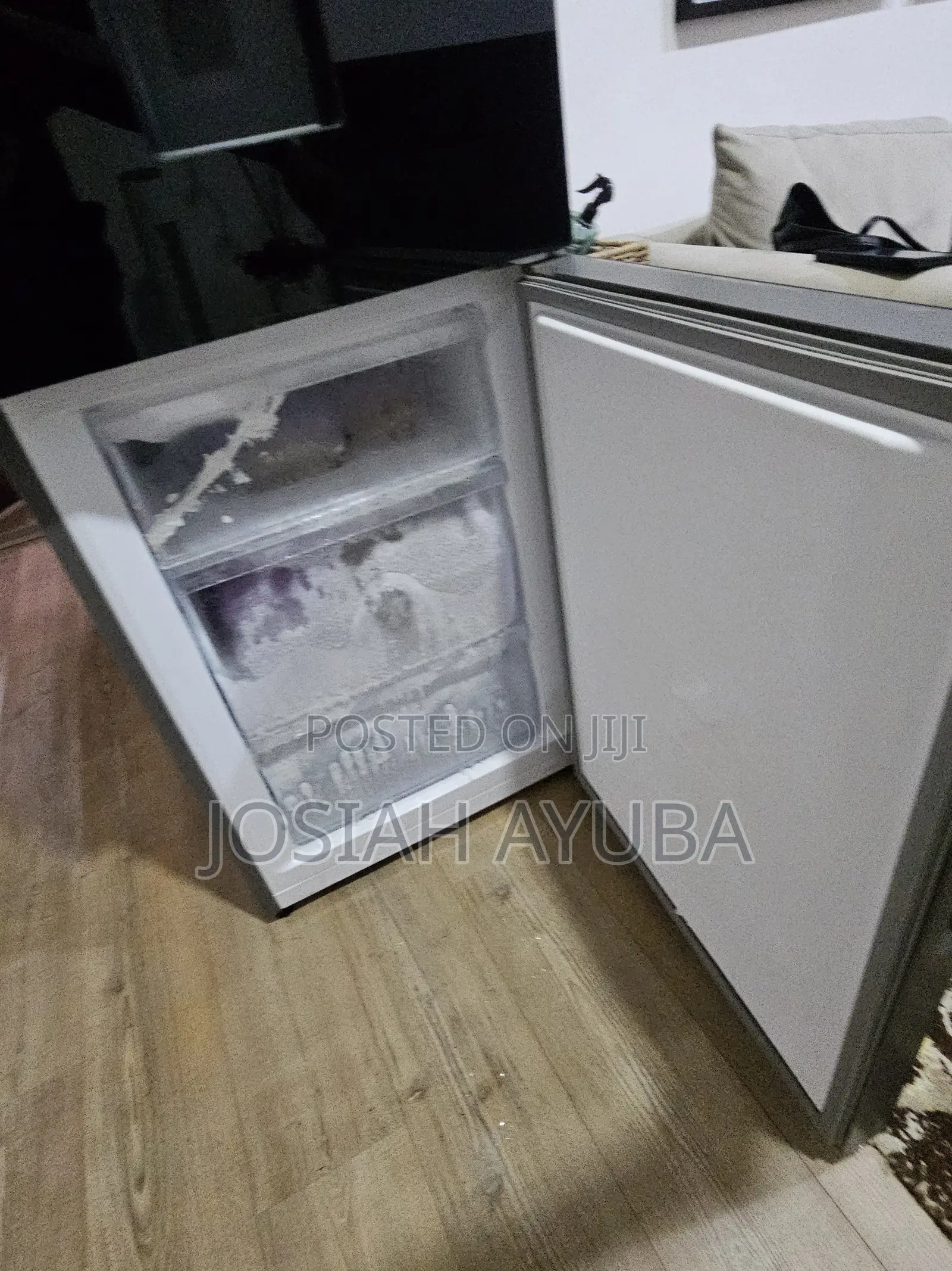 Hisense 305L Fridge