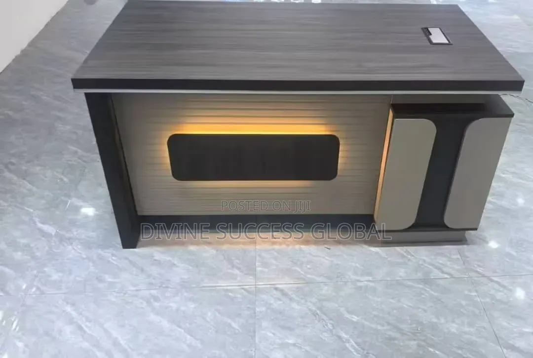 Top Quality Imported Luxury Office Table