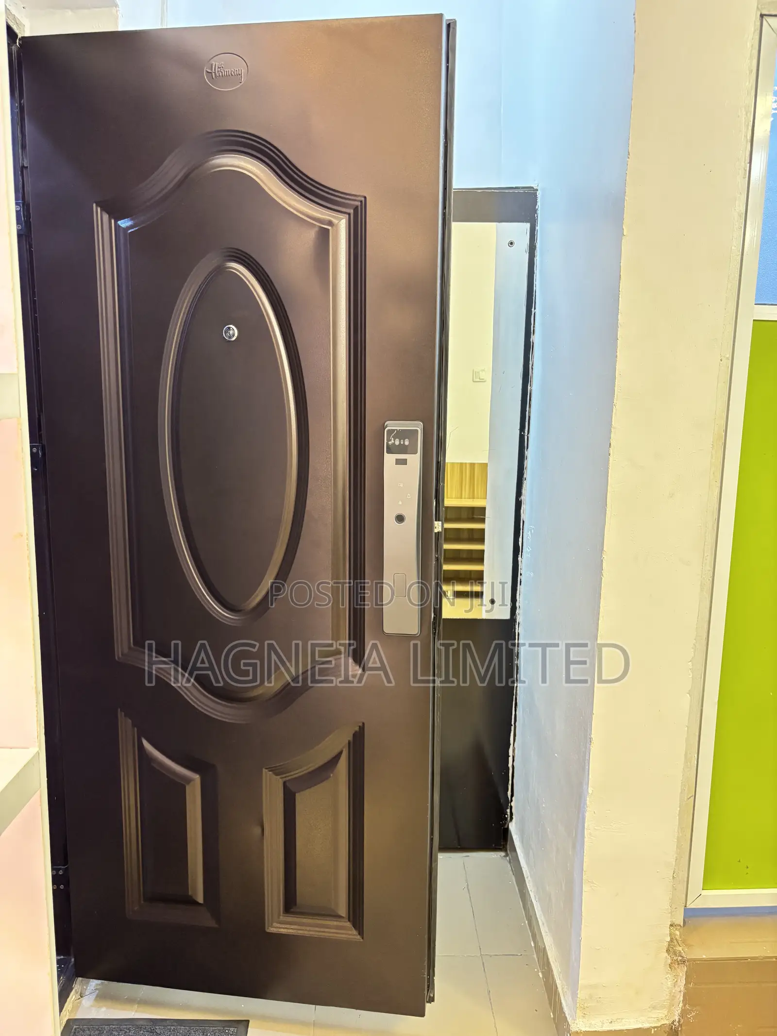 24/7 Solar Powered Executive Suite