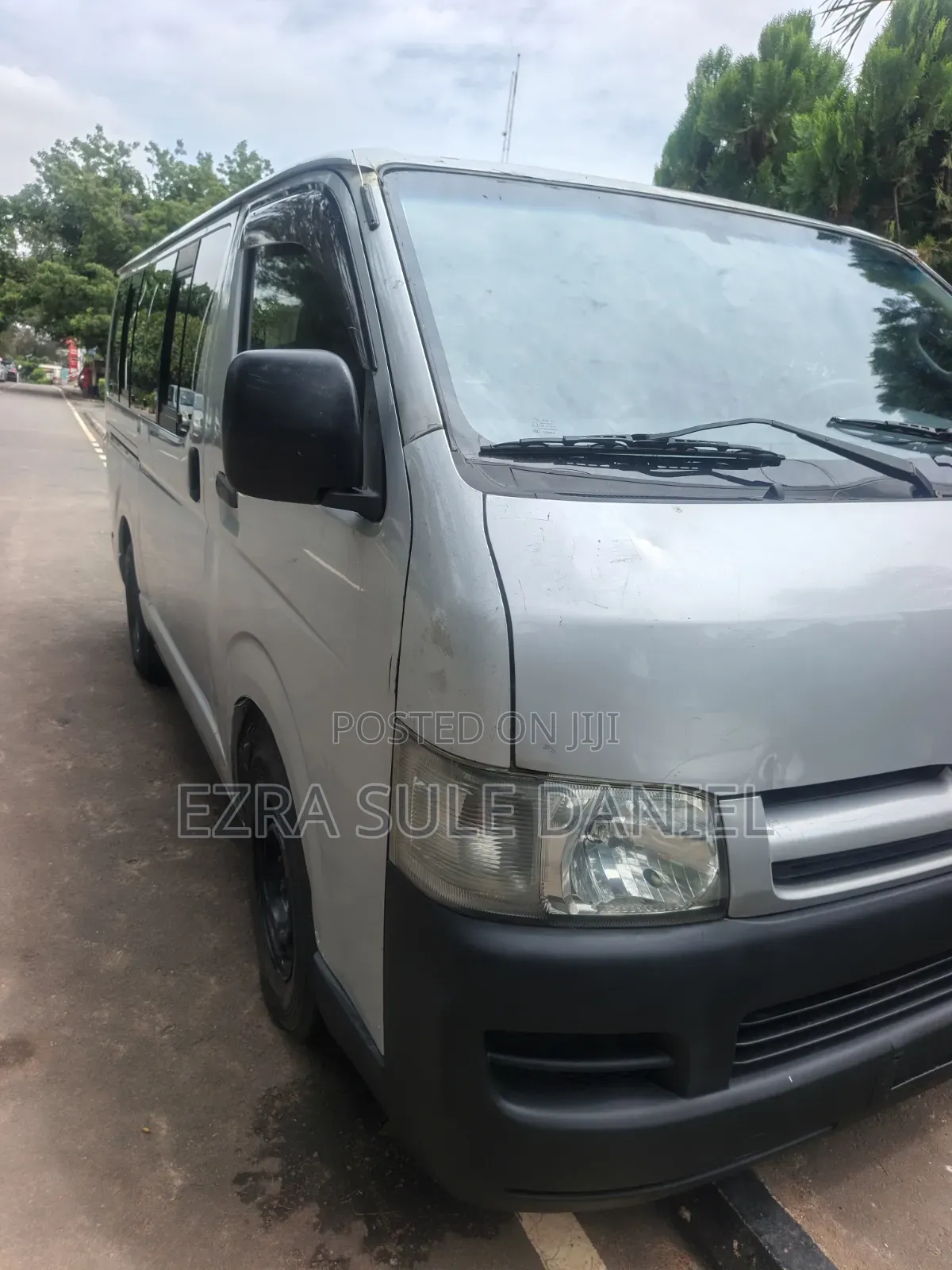 Toyota HiAce 2010 Silver