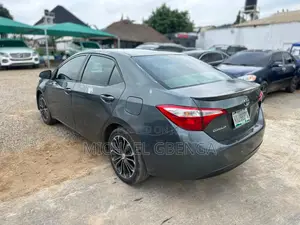 Toyota Corolla 2016 Gray