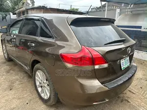 Toyota Venza AWD 2010 Brown