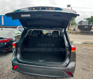 Toyota Highlander XLE 2021 Gray