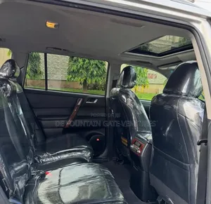 Toyota Highlander 2011 Silver