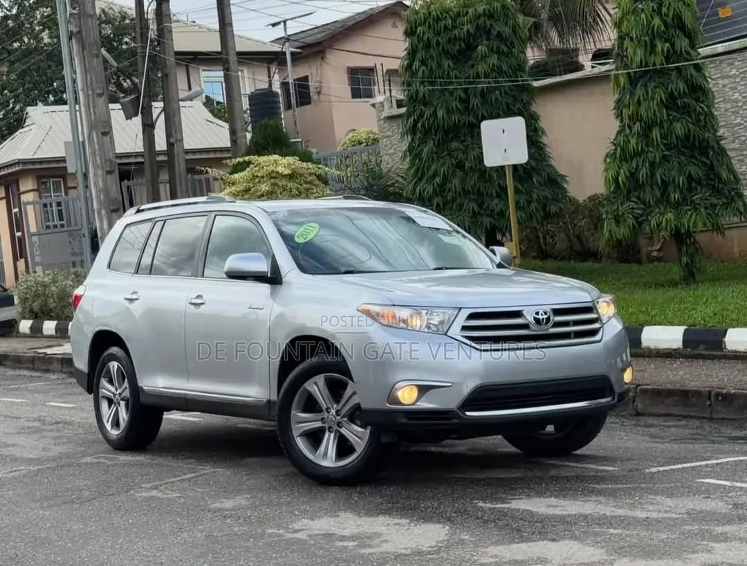 Toyota Highlander 2011 Silver