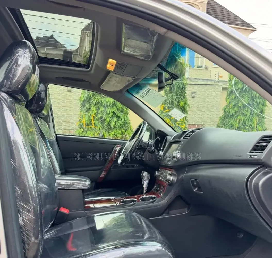 Toyota Highlander 2011 Silver