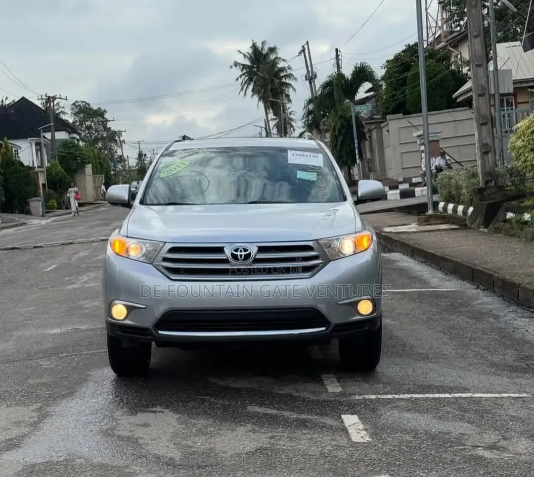 Toyota Highlander 2011 Silver