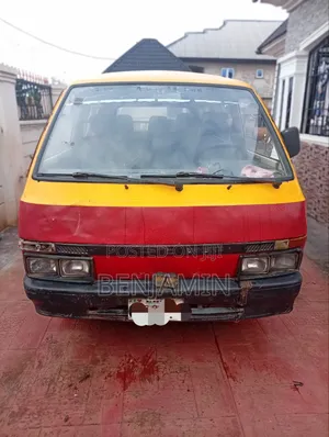 Nissan Vanette 2005 Red