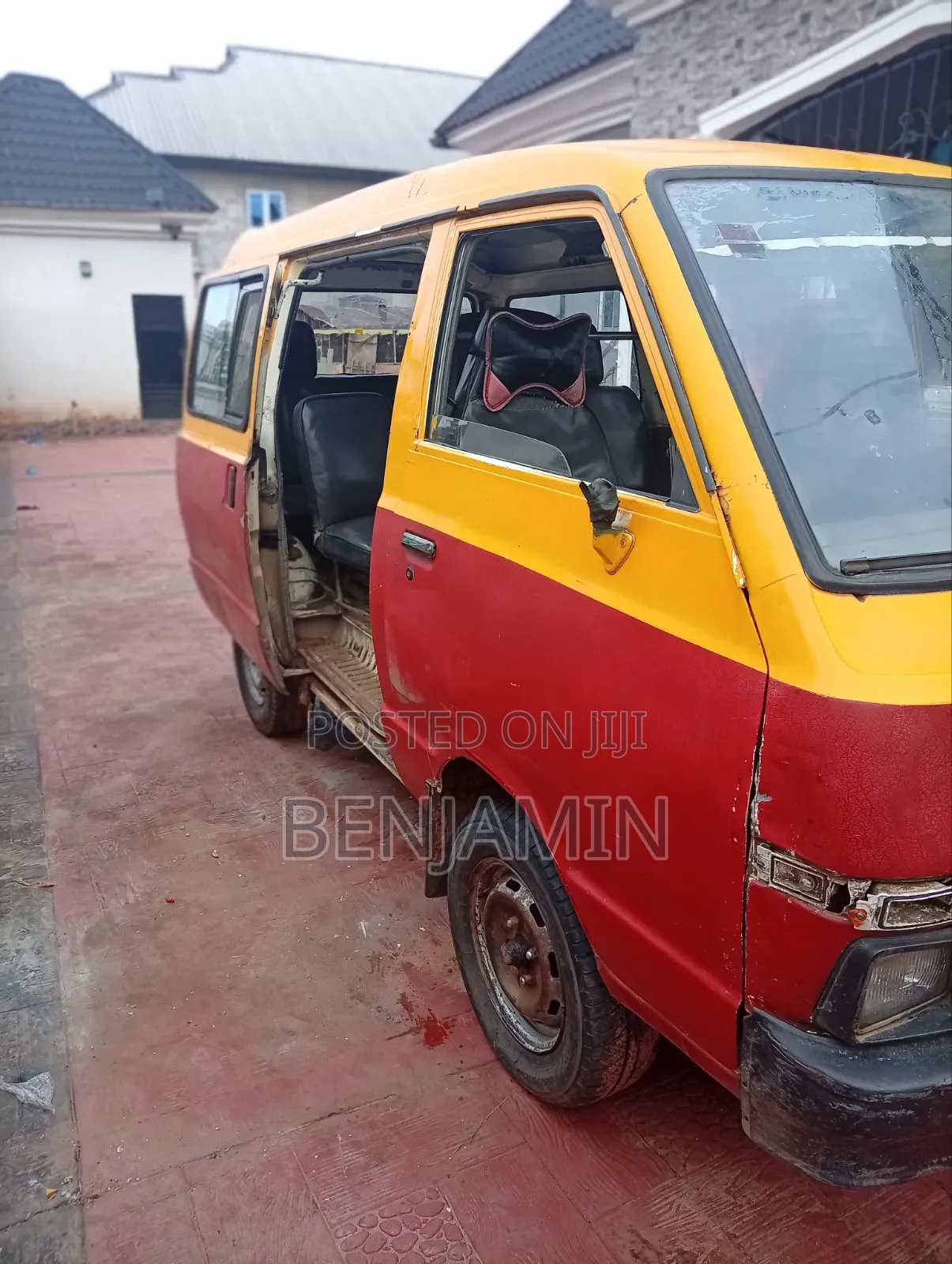 Nissan Vanette 2005 Red