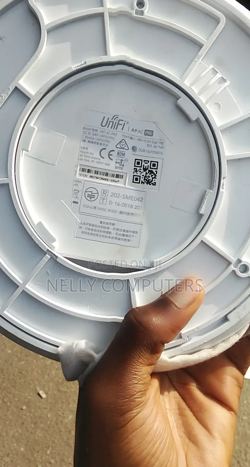 Ubiquiti UniFi Access Point UAP-AC-PRO