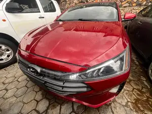 Hyundai Elantra 2019 Red