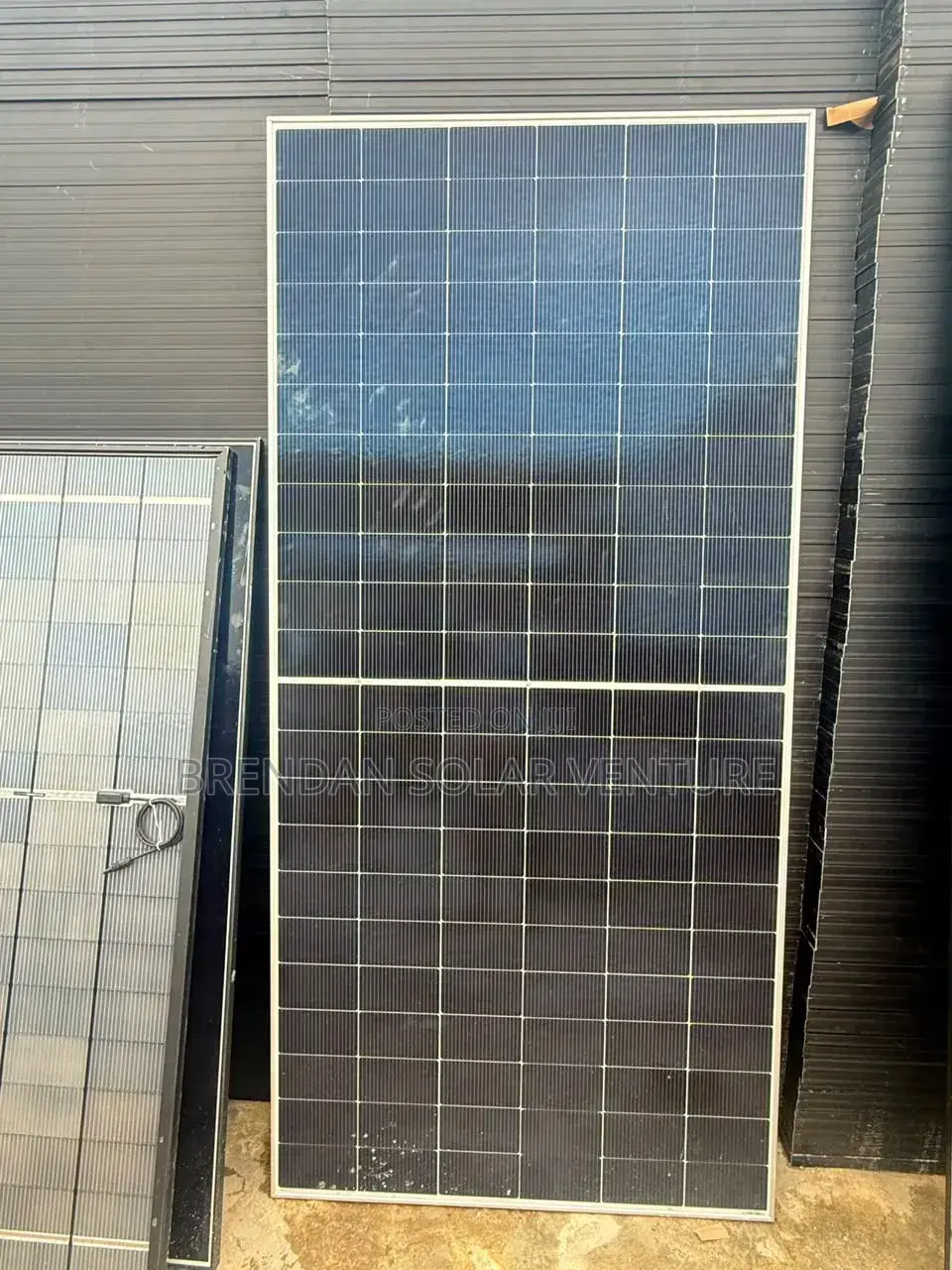 650watts Jinko Solar Panel