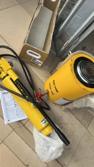 Enerpac 200-Ton Hydraulic Jack With P-80 Hand Pump – Complete Set