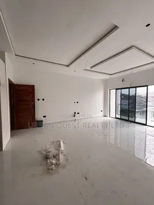 2bdrm Apartment in Lekki Phase 1 for rent