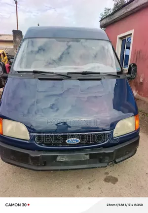 Ford Transit 2000 Blue