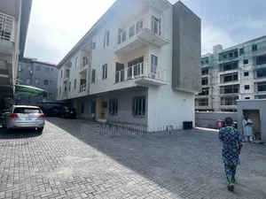 4bdrm Townhouse / Terrace in Elegushi-Ikate for rent