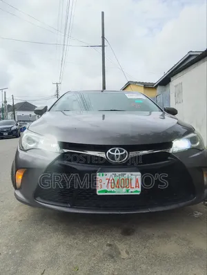 Toyota Camry 2016 Gray