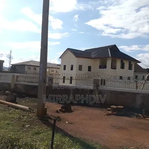 9bdrm Apartment in Enugu for sale