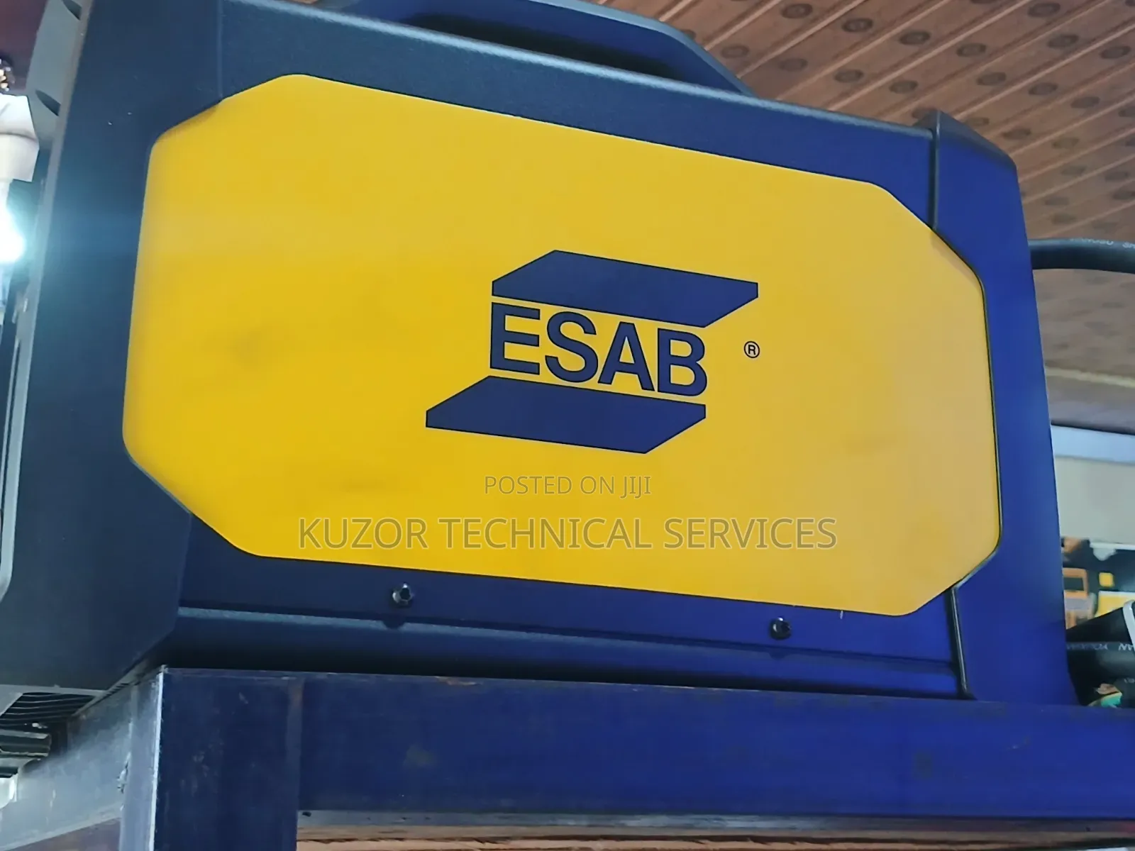 ES 208iP ROGUE ESAB Welding Machine