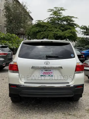 Toyota Highlander Limited 3.5L 2WD 2013 White