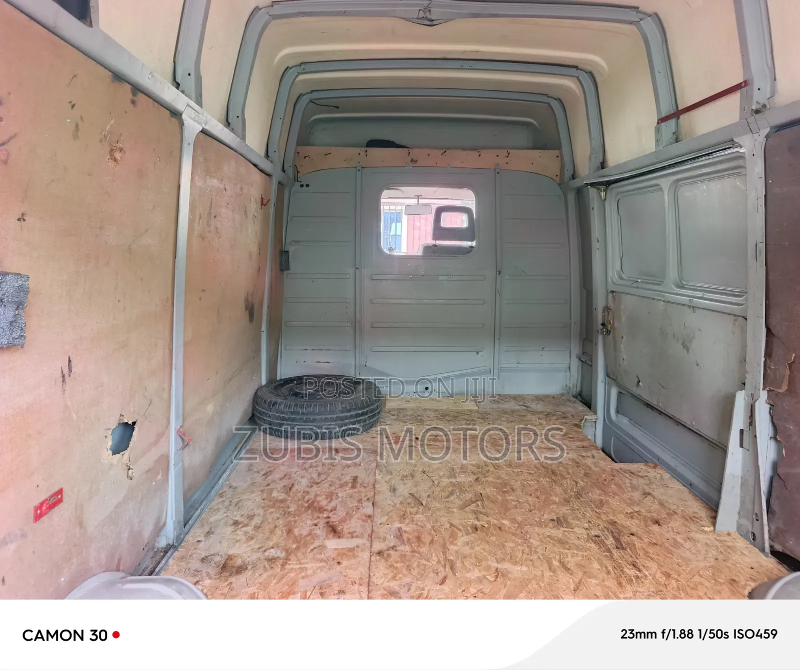 Volkswagen LT 2000 White