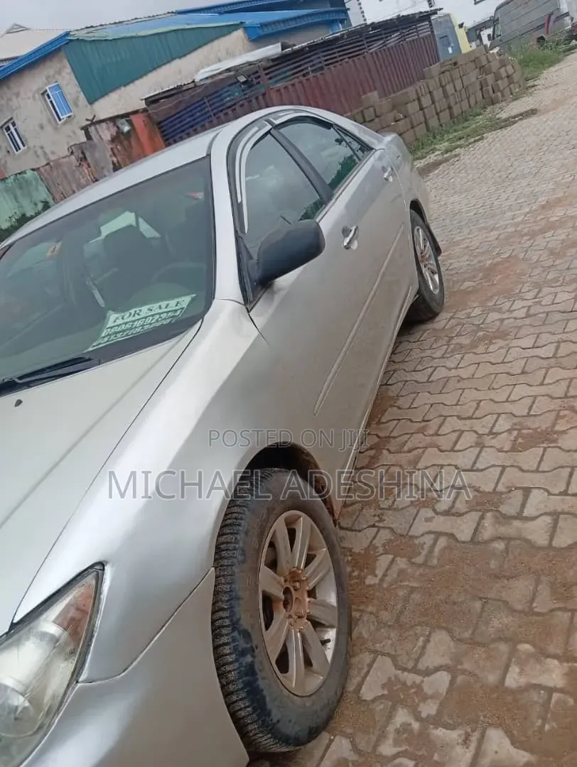 Toyota Camry 2006 Gold