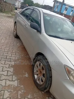 Toyota Camry 2006 Gold