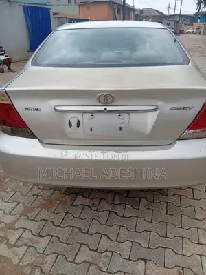 Toyota Camry 2006 Gold