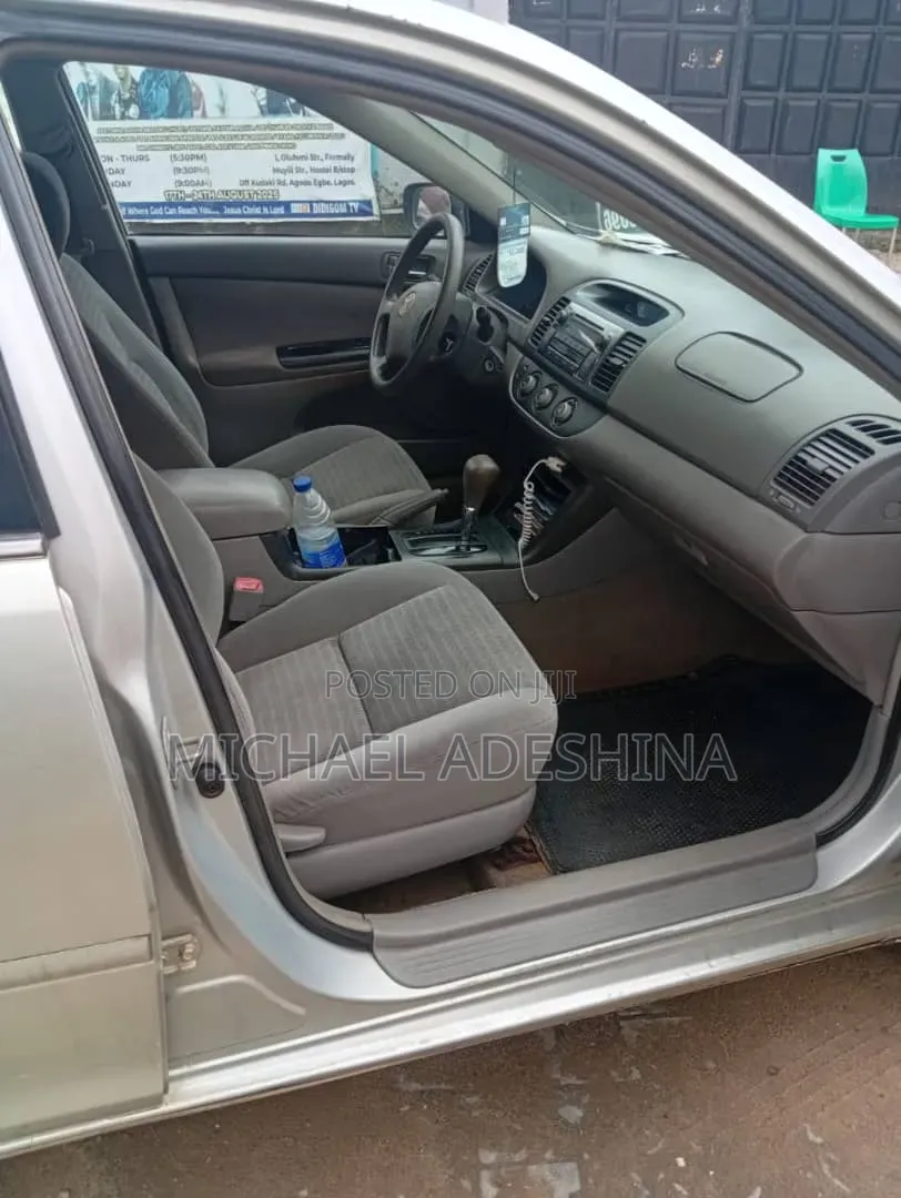 Toyota Camry 2006 Gold