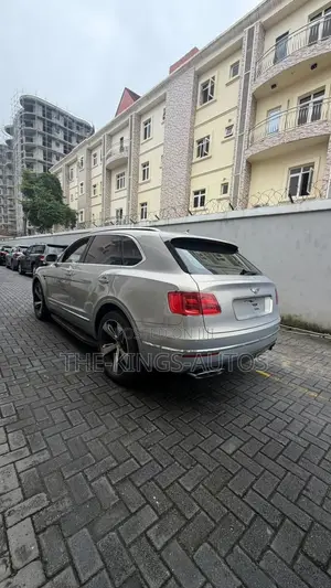 Bentley Bentayga W12 First Edition AWD 2017 Silver