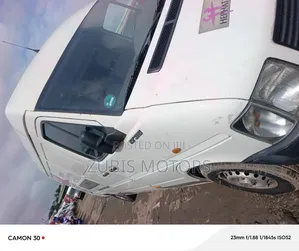 Volkswagen LT 2000 White