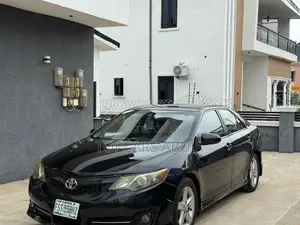 Toyota Camry SE 4dr Sedan (2.5L 4cyl 6A) 2013 Black