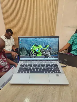 Laptop HP EliteBook 830 G7 8GB Intel Core i7 SSD 256GB